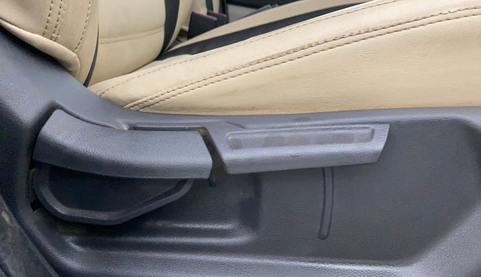 2021 Hyundai AURA S 1.2 CNG, CNG, Manual, 39,195 km, Driver Side Adjustment Panel