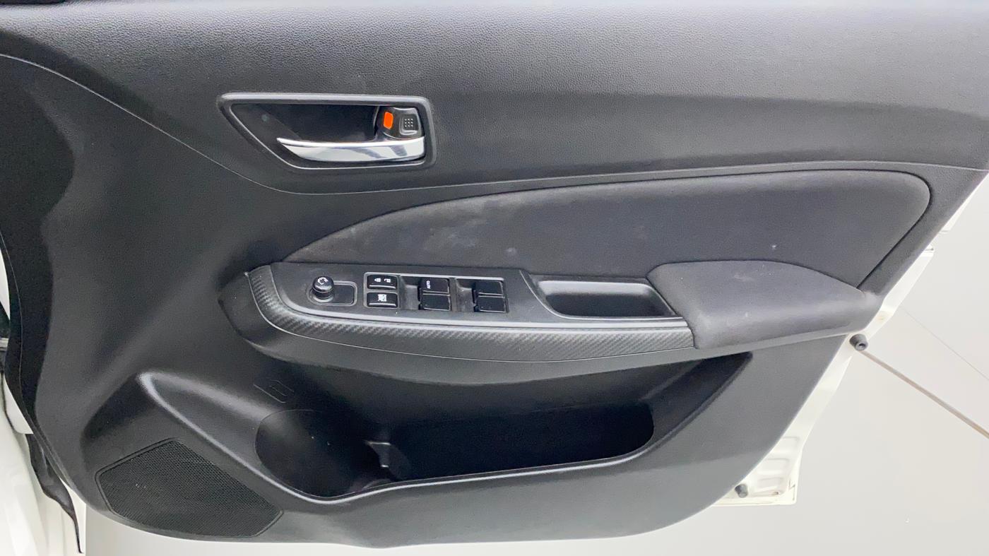 2021 Maruti Swift VXI, Petrol, Manual, 79,171 km, Driver Side Door Panels Control