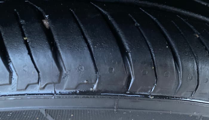 2020 Nissan MAGNITE XV PREMIUM TURBO (O), Petrol, Manual, 61,429 km, Right Front Tyre Tread