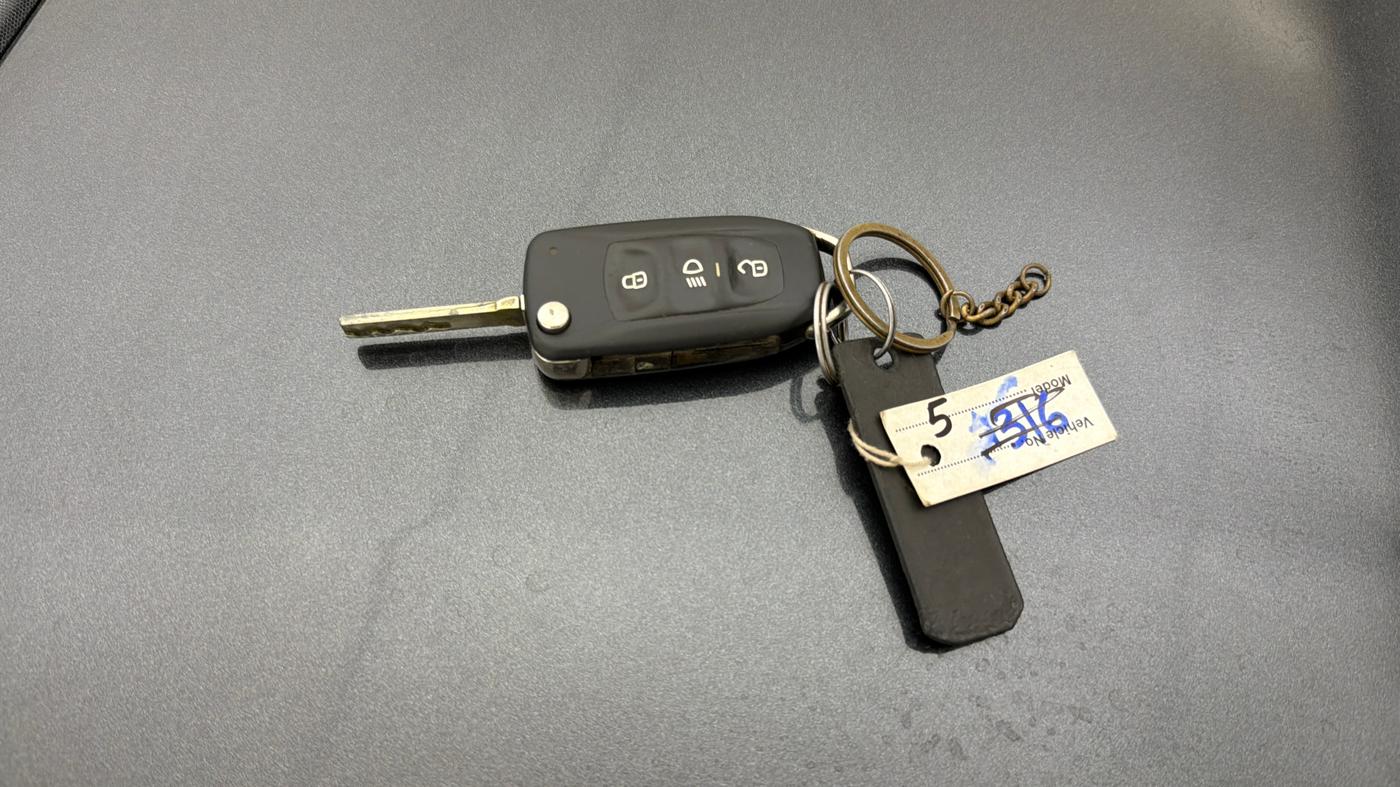 2019 Tata NEXON XZ PETROL, Petrol, Manual, 57,562 km, Key Close Up