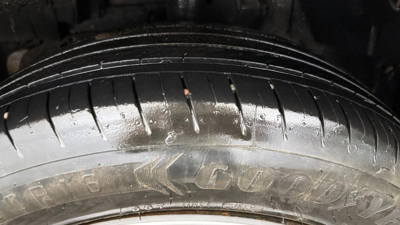 2019 Tata NEXON XZ PETROL, Petrol, Manual, 57,562 km, Left Front Tyre Tread