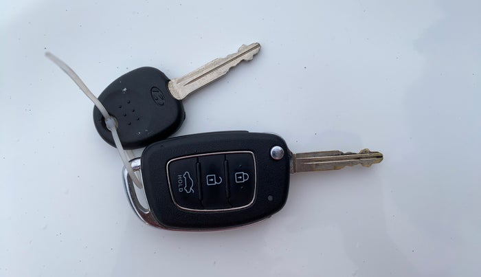2023 Hyundai GRAND I10 NIOS MAGNA 1.2 KAPPA VTVT, Petrol, Manual, 26,089 km, Key Close Up