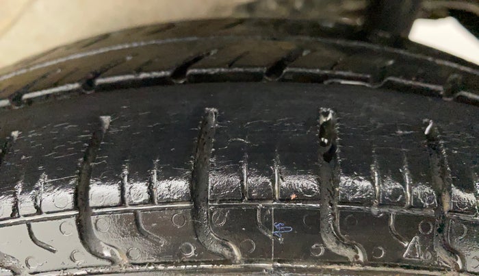 2017 Maruti Wagon R 1.0 LXI CNG, CNG, Manual, 80,343 km, Left Rear Tyre Tread