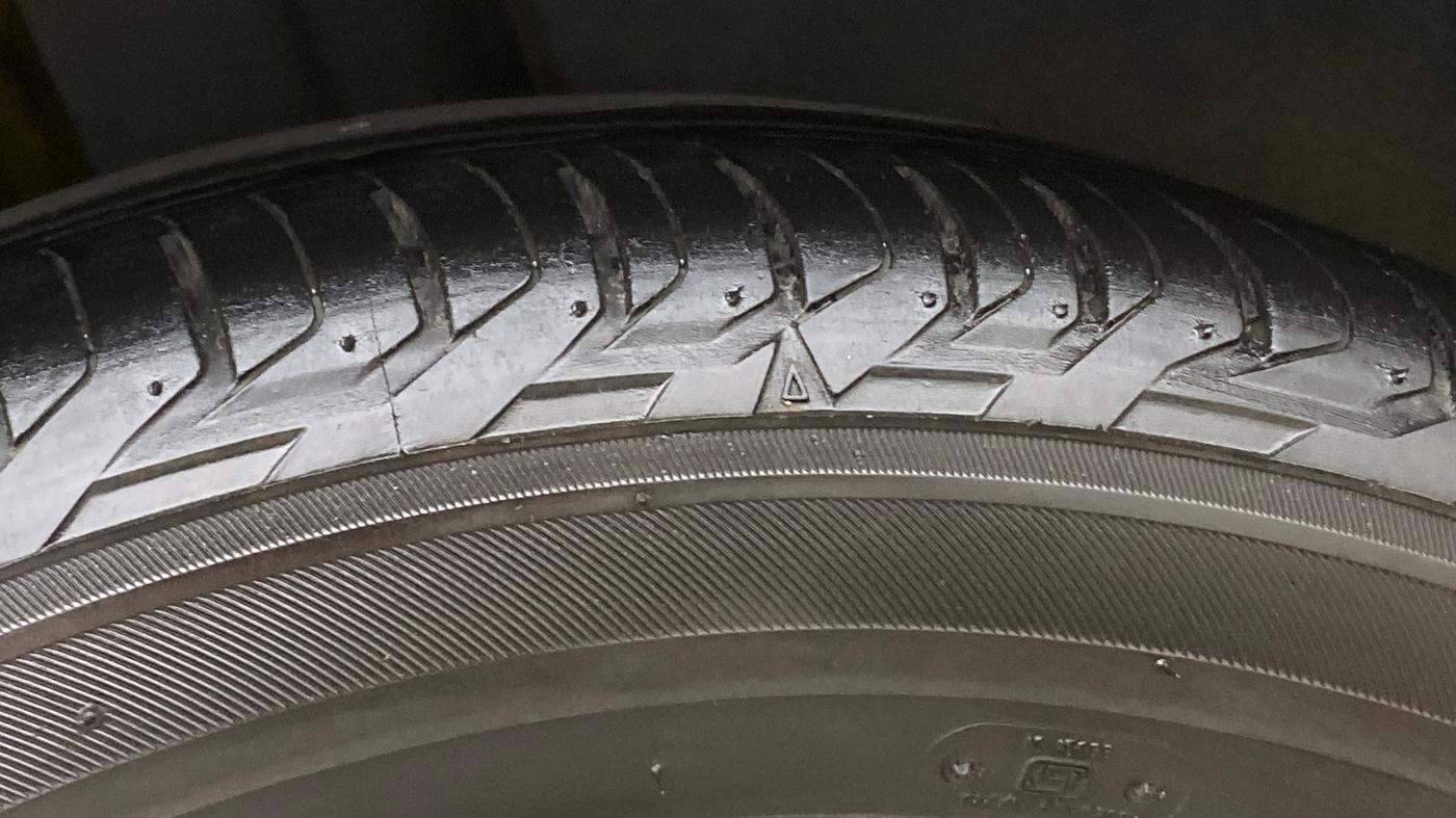 2022 Volkswagen TAIGUN TOPLINE 1.0 TSI AT, Petrol, Automatic, 49,524 km, Right Rear Tyre Tread