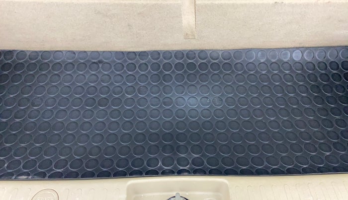 2015 Maruti Ertiga VXI, Petrol, Manual, 92,828 km, Boot Inside