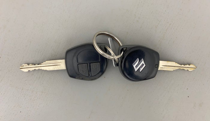 2015 Maruti Ertiga VXI, Petrol, Manual, 92,828 km, Key Close Up