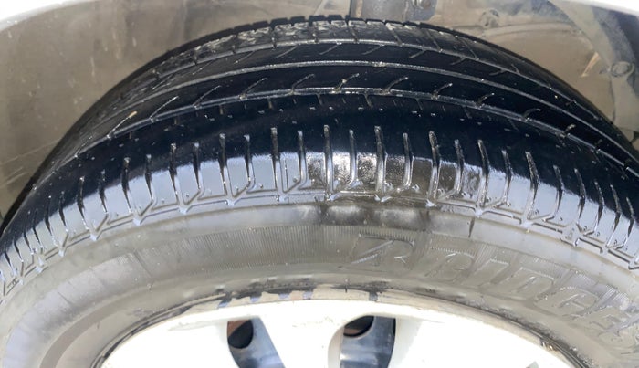 2017 Maruti Baleno DELTA PETROL 1.2, CNG, Manual, 64,235 km, Right Front Tyre Tread