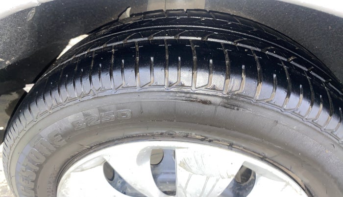 2017 Maruti Baleno DELTA PETROL 1.2, CNG, Manual, 64,235 km, Right Rear Tyre Tread