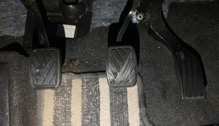 2021 Maruti S Cross ALPHA 1.5, Petrol, Manual, 68,503 km, Pedals