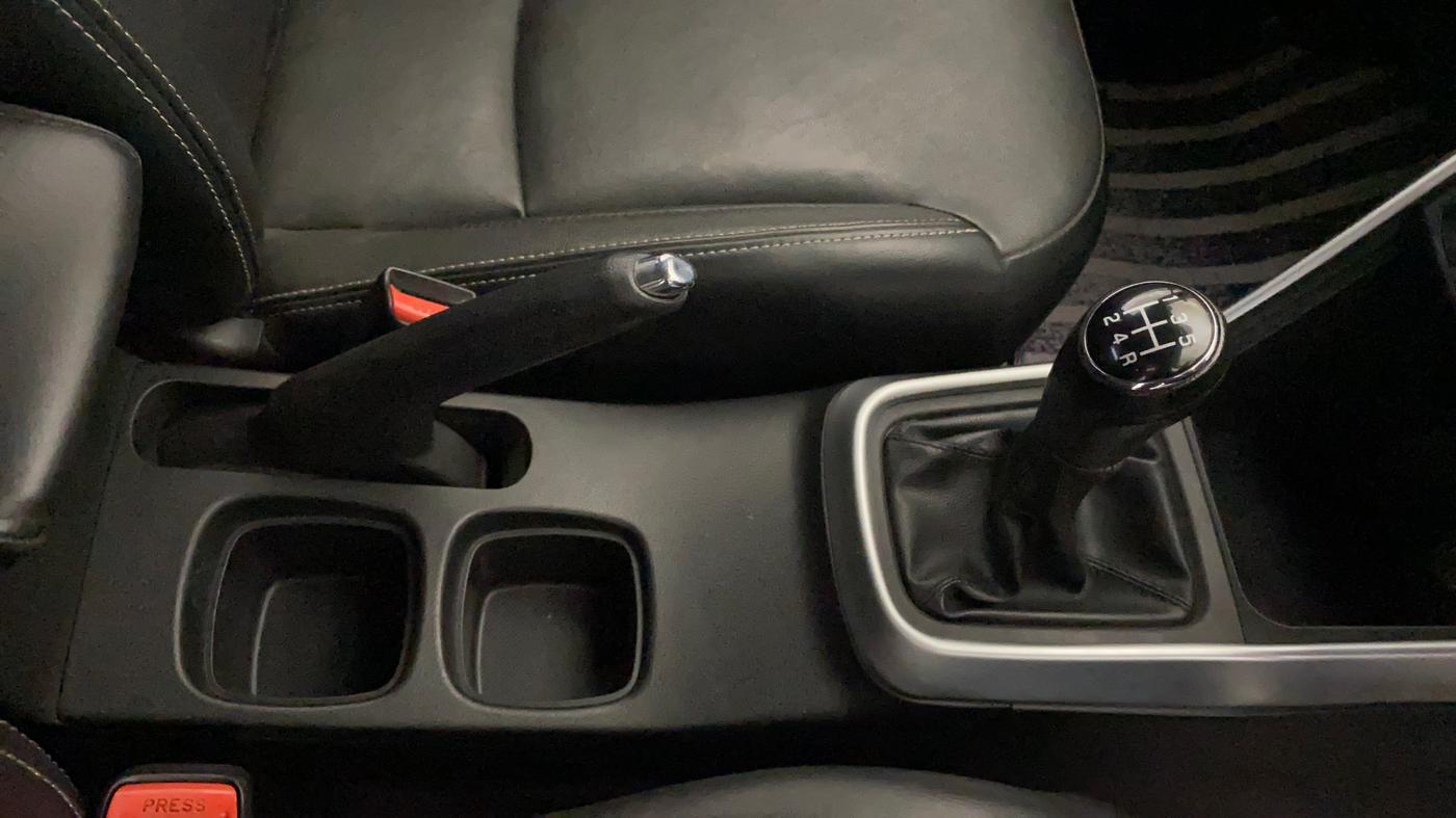 2021 Maruti S Cross ALPHA 1.5, Petrol, Manual, 68,503 km, Gear Lever