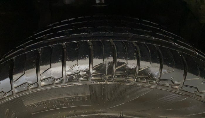 2021 Maruti S Cross ALPHA 1.5, Petrol, Manual, 68,503 km, Right Front Tyre Tread