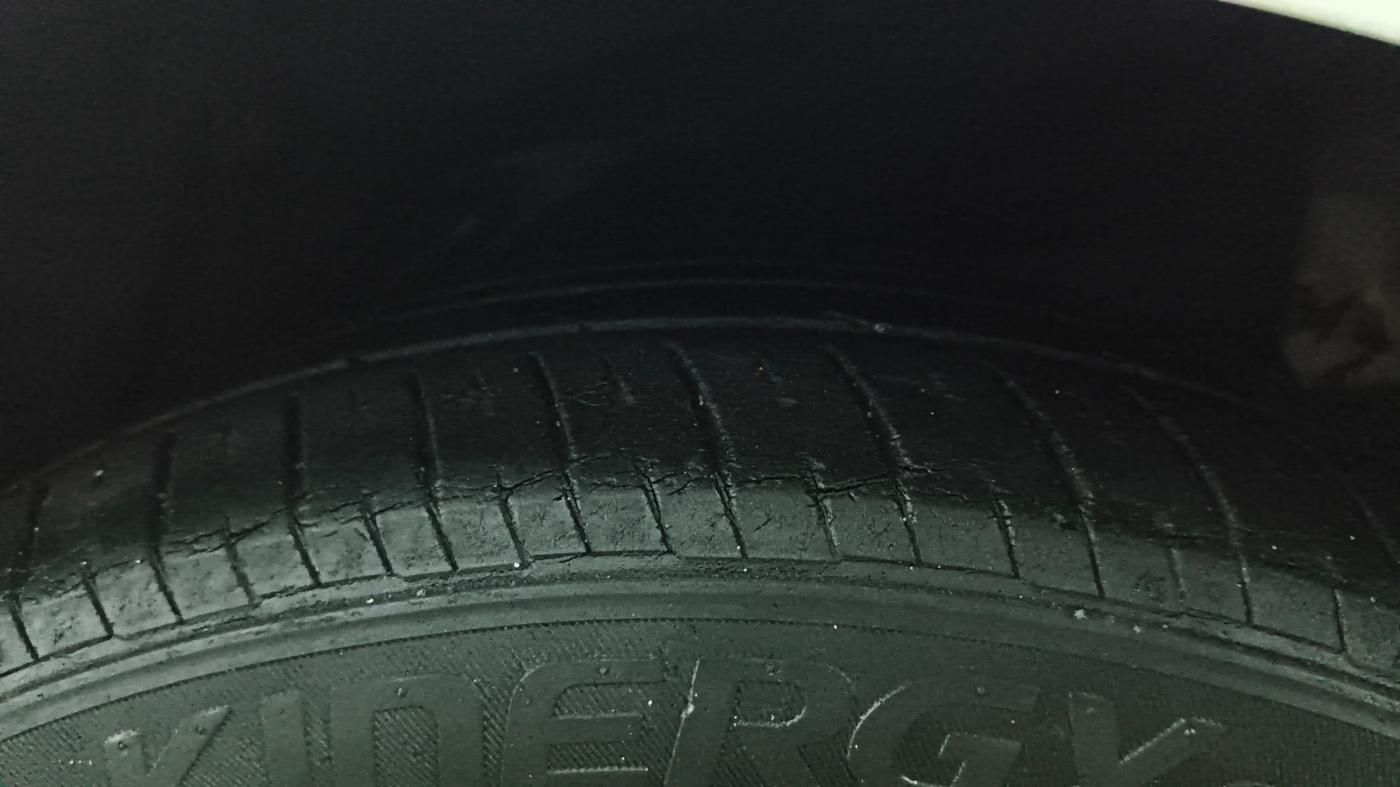 2013 Hyundai Verna FLUIDIC 1.6 VTVT SX, CNG, Manual, 93,983 km, Left Rear Tyre Tread