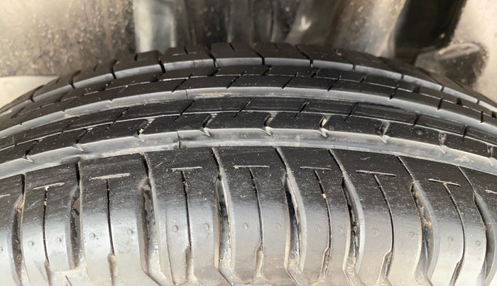 2022 Maruti Swift LXI, Petrol, Manual, 3,218 km, Left Rear Tyre Tread