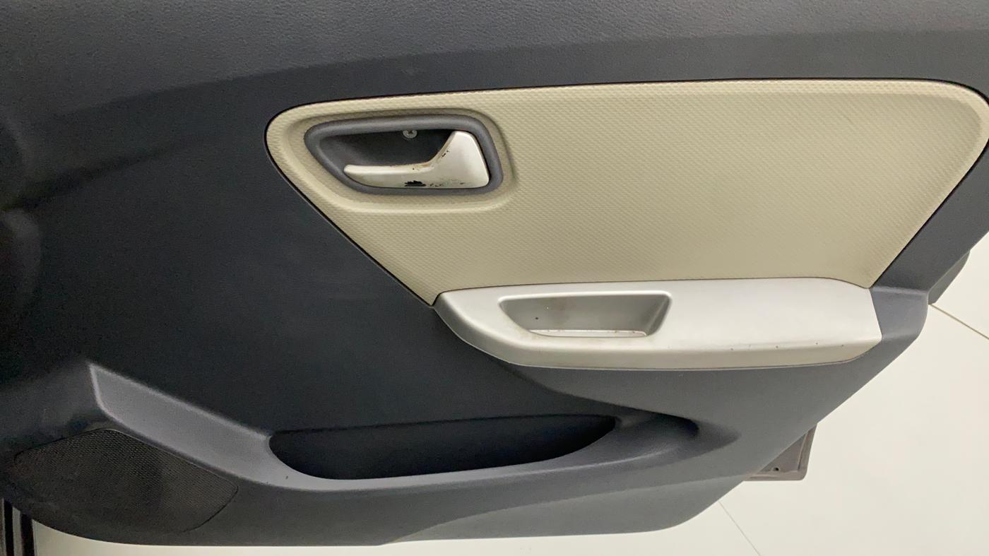 2014 Maruti Alto K10 VXI, CNG, Manual, 79,421 km, Driver Side Door Panels Control
