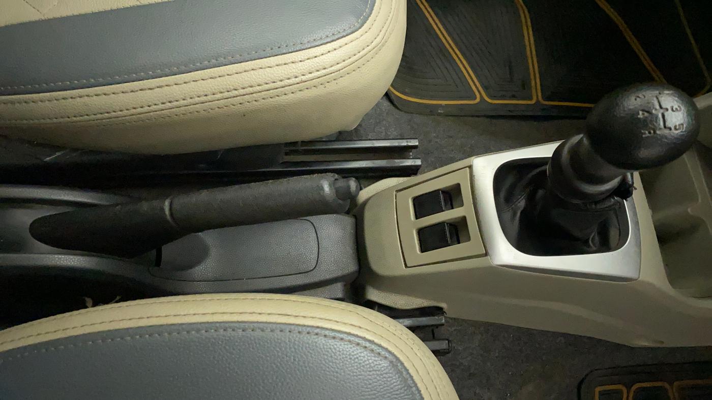 2014 Maruti Alto K10 VXI, CNG, Manual, 79,421 km, Gear Lever