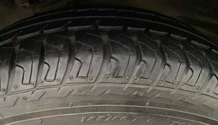 2014 Maruti Alto K10 VXI, CNG, Manual, 79,421 km, Left Rear Tyre Tread