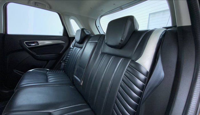 2018 Maruti Vitara Brezza ZDI+ DUAL TONE AMT, Diesel, Automatic, 56,142 km, Right Side Rear Door Cabin