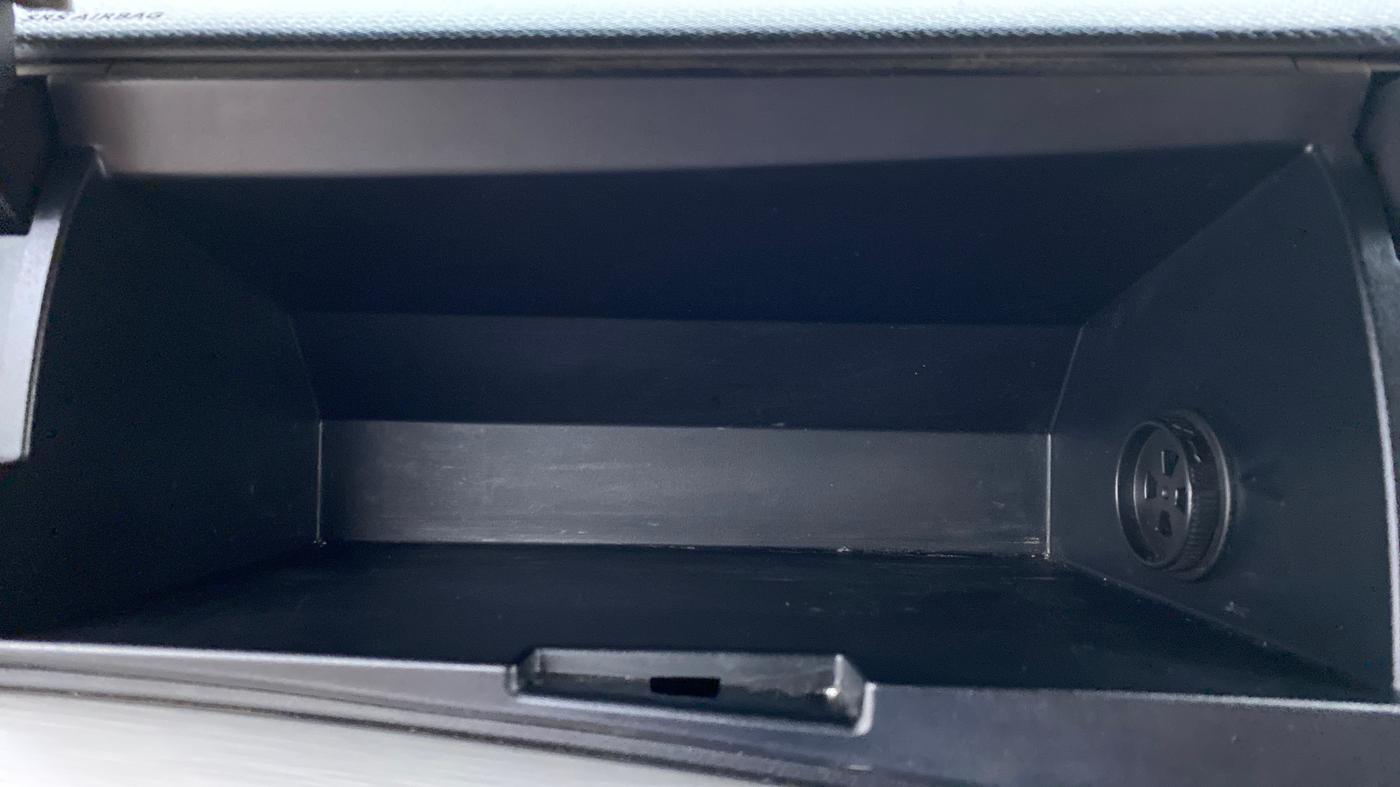 2018 Maruti Vitara Brezza ZDI+ DUAL TONE AMT, Diesel, Automatic, 56,142 km, Cooled Glove Box
