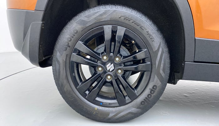 2018 Maruti Vitara Brezza ZDI+ DUAL TONE AMT, Diesel, Automatic, 56,142 km, Right Rear Wheel