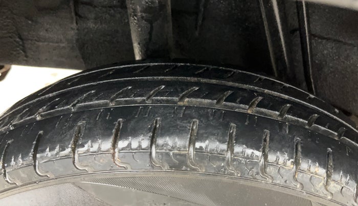 2016 Renault Kwid RXT 1.0, Petrol, Manual, 48,108 km, Right Rear Tyre Tread