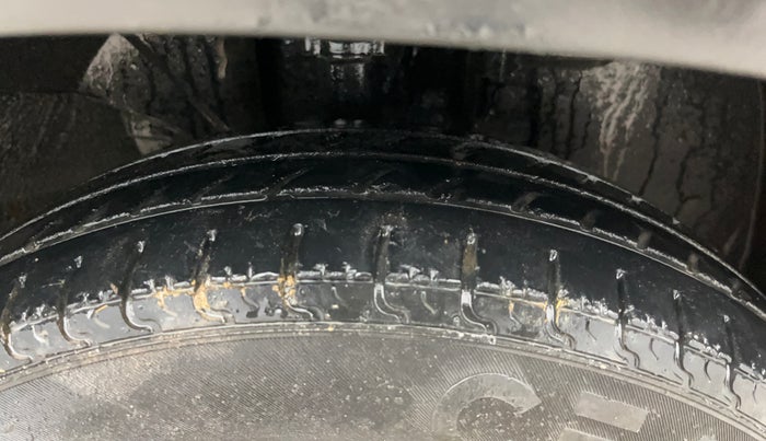 2016 Renault Kwid RXT 1.0, Petrol, Manual, 48,108 km, Right Front Tyre Tread