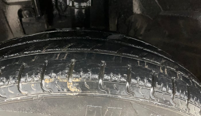 2016 Renault Kwid RXT 1.0, Petrol, Manual, 48,108 km, Left Front Tyre Tread