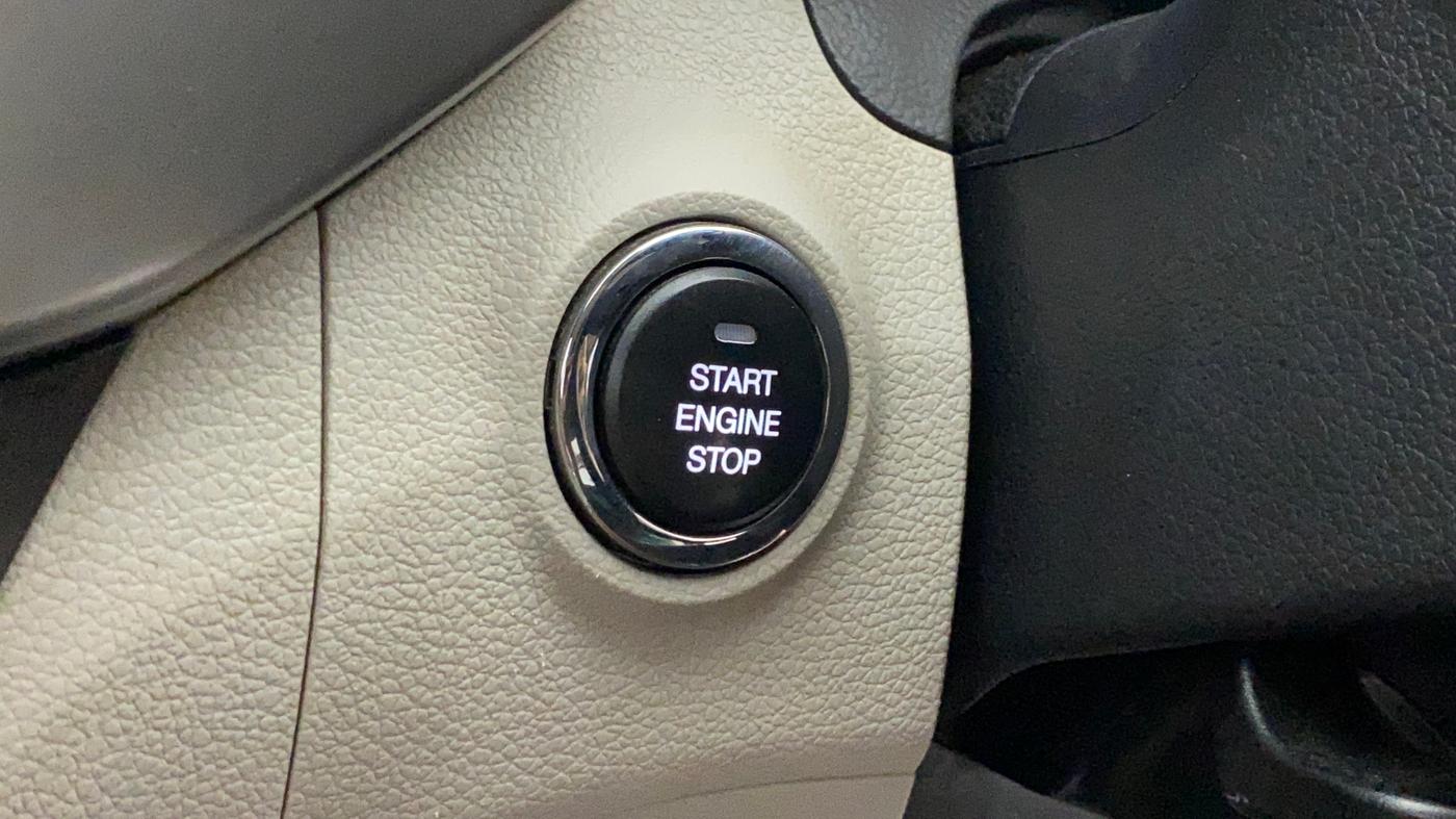2019 Mahindra XUV300 W8 1.5 DIESEL, Diesel, Manual, 61,345 km, Keyless Start/ Stop Button