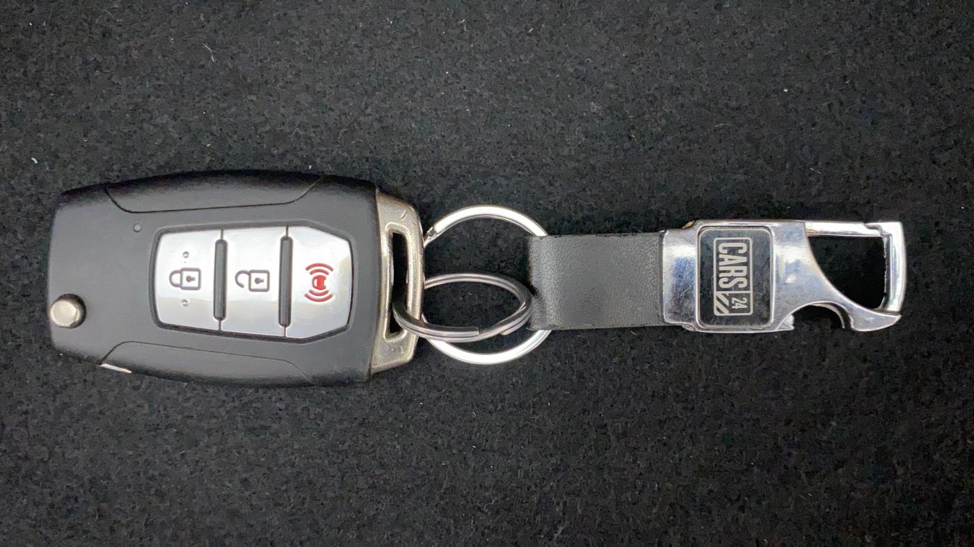 2019 Mahindra XUV300 W8 1.5 DIESEL, Diesel, Manual, 61,345 km, Key Close Up