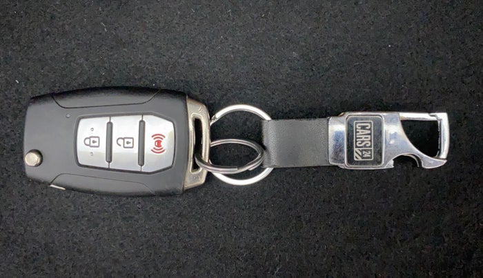 2019 Mahindra XUV300 W8 1.5 DIESEL, Diesel, Manual, 61,345 km, Key Close Up