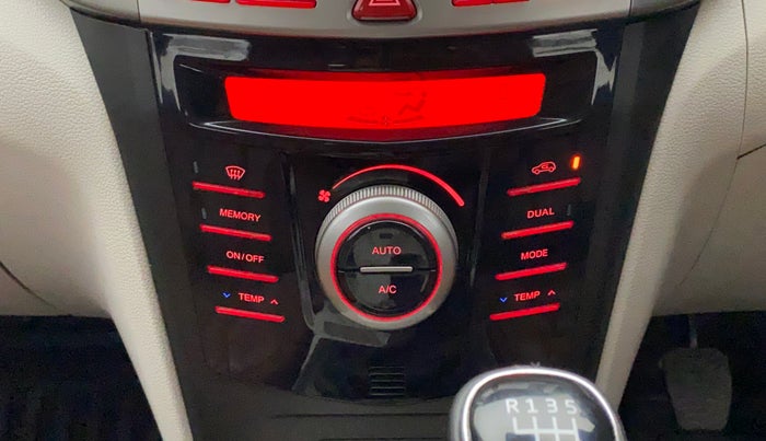 2019 Mahindra XUV300 W8 1.5 DIESEL, Diesel, Manual, 61,345 km, Automatic Climate Control