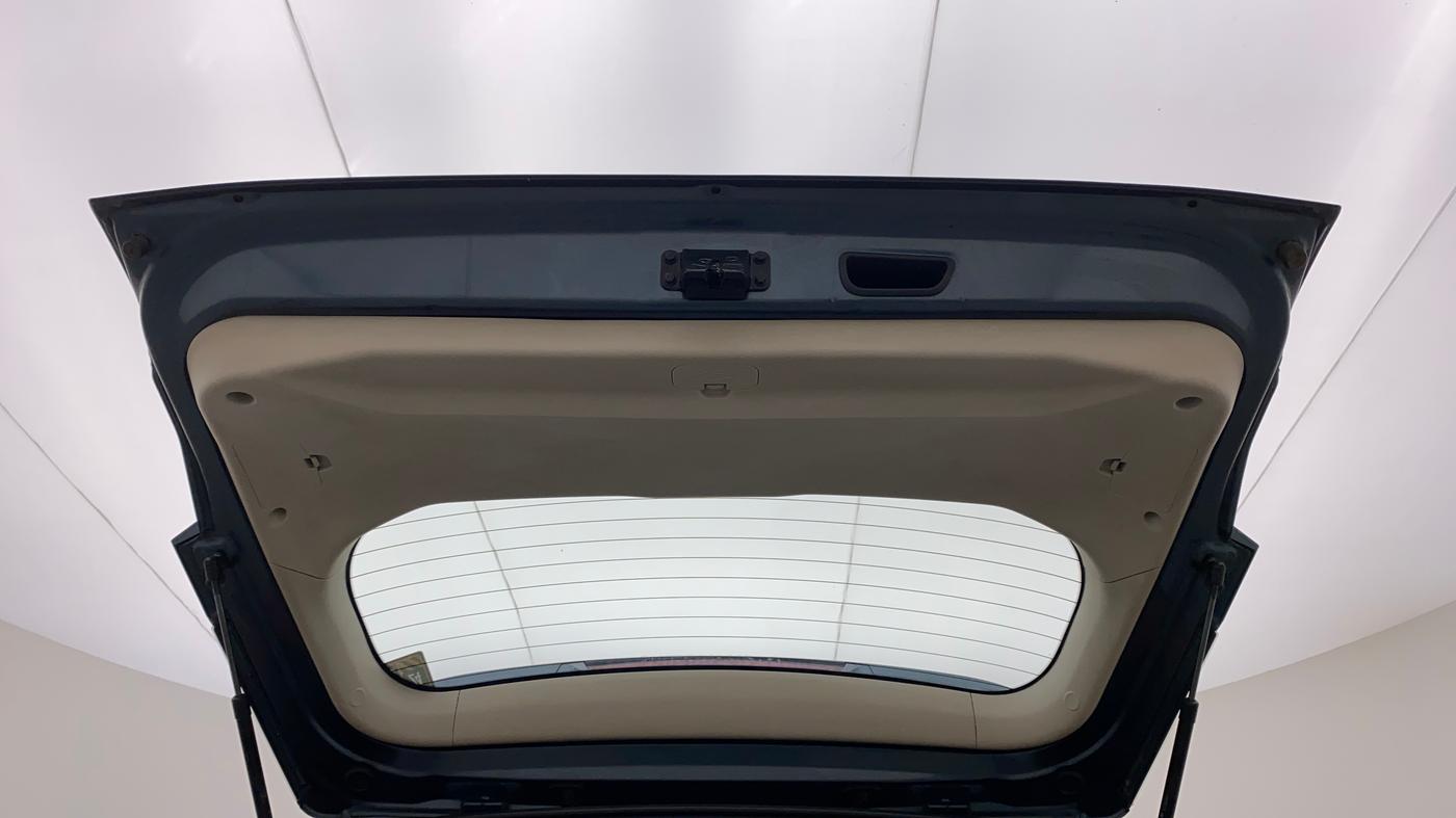 2019 Mahindra XUV300 W8 1.5 DIESEL, Diesel, Manual, 61,345 km, Boot Door Open