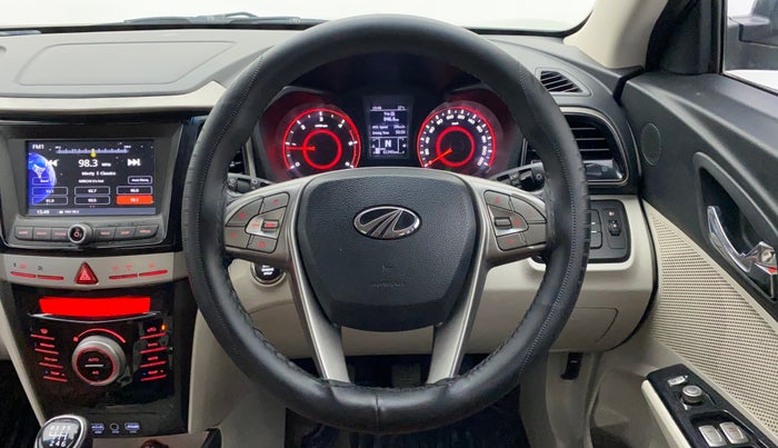 2019 Mahindra XUV300 W8 1.5 DIESEL, Diesel, Manual, 61,345 km, Steering Wheel Close Up