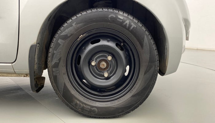 2016 Datsun Redi Go T, Petrol, Manual, 26,924 km, Right Front Wheel