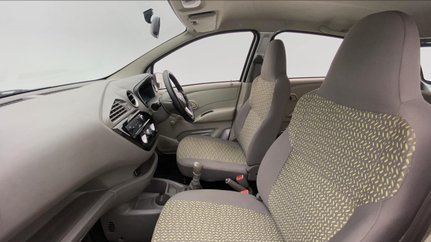 2016 Datsun Redi Go T, Petrol, Manual, 26,924 km, Right Side Front Door Cabin