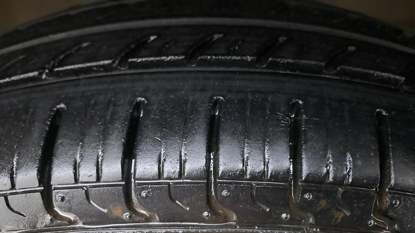 2016 Maruti Wagon R 1.0 LXI CNG, CNG, Manual, 67,758 km, Right Front Tyre Tread