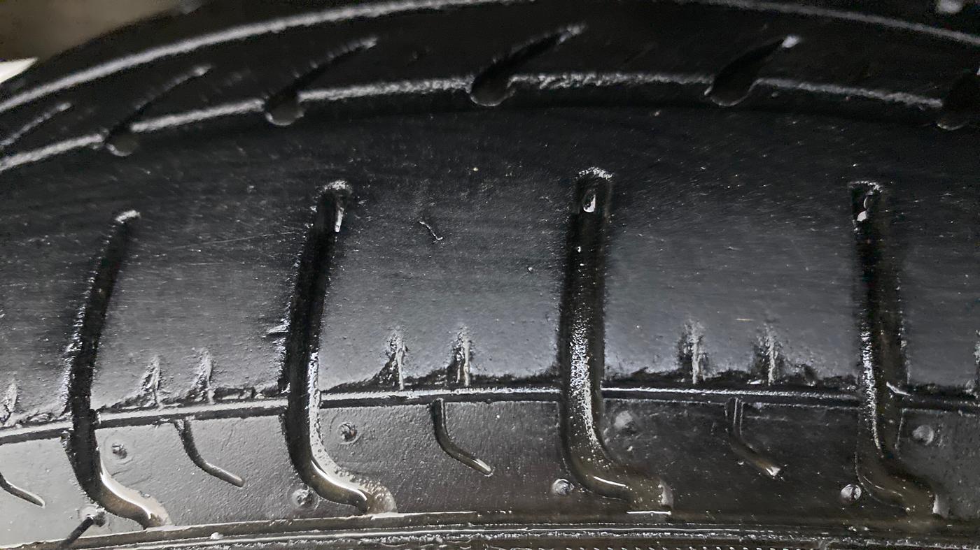 2016 Maruti Wagon R 1.0 LXI CNG, CNG, Manual, 67,758 km, Left Front Tyre Tread