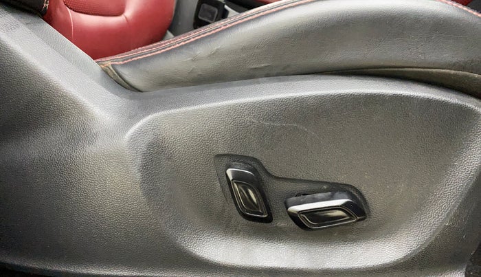 2021 MG ASTOR SAVVY 1.5 CVT S RED, Petrol, Automatic, 44,832 km, Driver Side Adjustment Panel