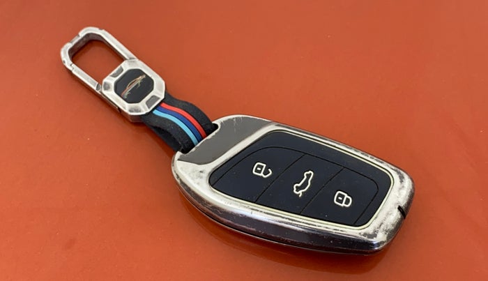 2021 MG ASTOR SAVVY 1.5 CVT S RED, Petrol, Automatic, 44,832 km, Key Close Up