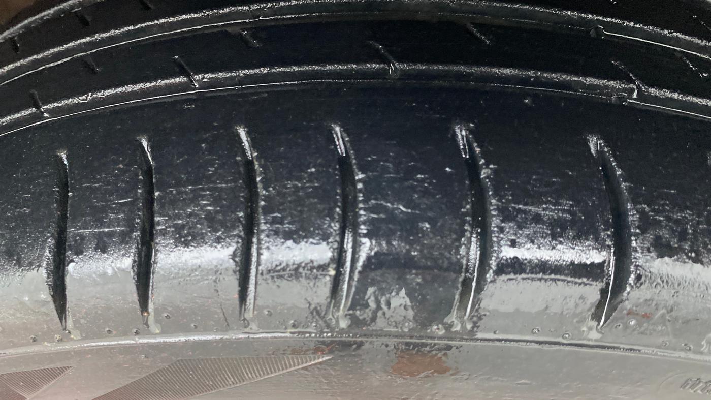 2018 Maruti Wagon R 1.0 VXI AMT, Petrol, Automatic, 83,597 km, Right Front Tyre Tread