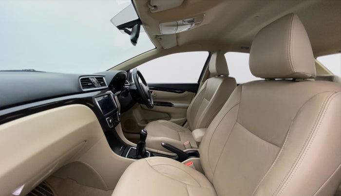 2018 Maruti Ciaz ALPHA 1.4 VVT, Petrol, Manual, 23,910 km, Right Side Front Door Cabin