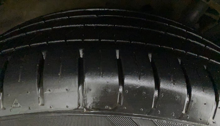 2021 Maruti Baleno ZETA CVT PETROL 1.2, Petrol, Automatic, 9,497 km, Right Rear Tyre Tread