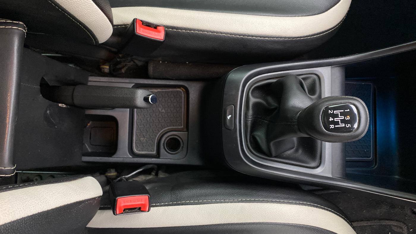 2023 Tata ALTROZ XT PETROL, Petrol, Manual, 59,462 km, Gear Lever