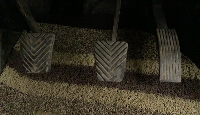 2015 Hyundai Verna FLUIDIC 1.6 CRDI S (o), Diesel, Manual, 1,14,127 km, Pedals