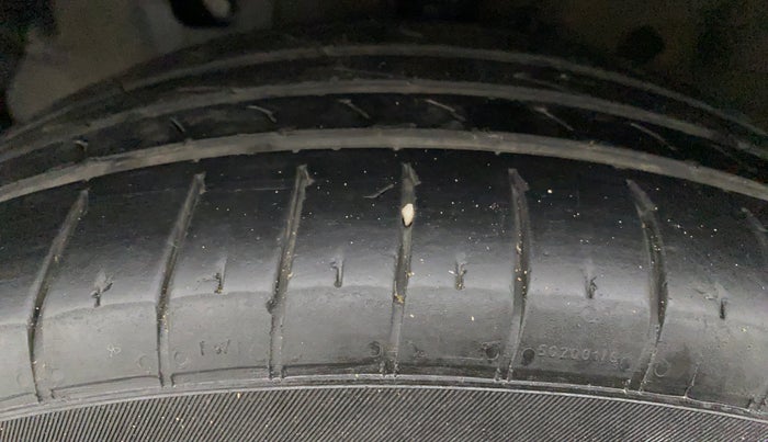 2015 Hyundai Verna FLUIDIC 1.6 CRDI S (o), Diesel, Manual, 1,14,127 km, Left Front Tyre Tread