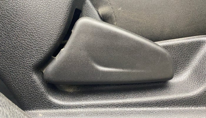 2019 Renault Kwid RXT 1.0 AMT (O), Petrol, Automatic, 27,258 km, Driver Side Adjustment Panel