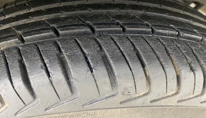 2019 Renault Kwid RXT 1.0 AMT (O), Petrol, Automatic, 27,258 km, Right Rear Tyre Tread