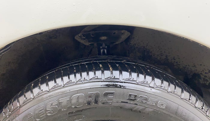 2014 Honda City 1.5L I-VTEC SV, Petrol, Manual, 1,19,596 km, Right Front Tyre Tread