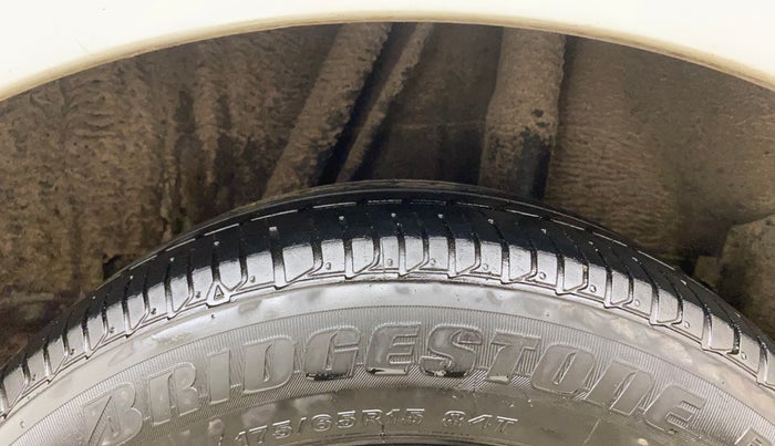 2014 Honda City 1.5L I-VTEC SV, Petrol, Manual, 1,19,596 km, Left Rear Tyre Tread