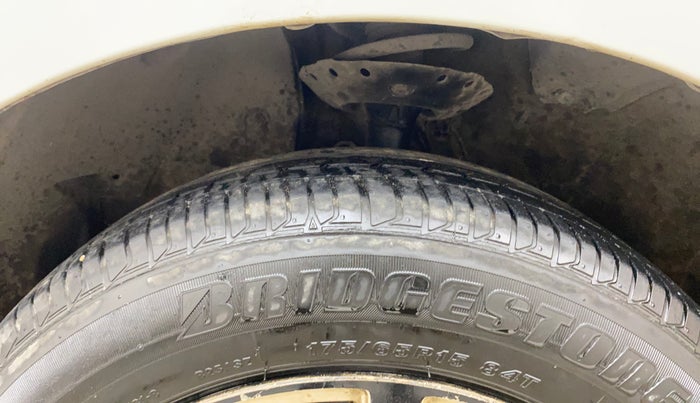 2014 Honda City 1.5L I-VTEC SV, Petrol, Manual, 1,19,596 km, Left Front Tyre Tread