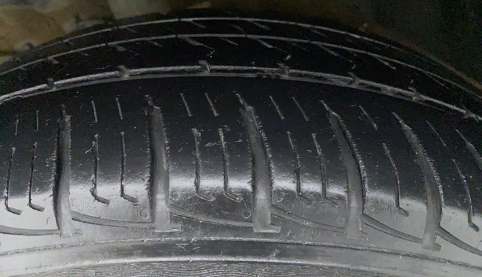 2019 Maruti Vitara Brezza VDI AMT, Diesel, Automatic, 30,326 km, Left Rear Tyre Tread